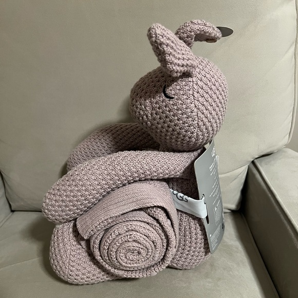 UGG Fabrice 2 Piece Gift Set - Picture 2 of 3